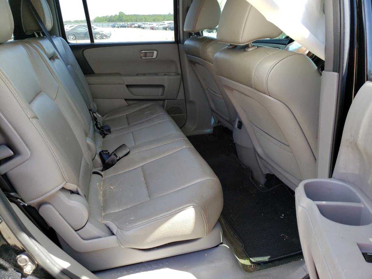 Photo 6 from auction – 2015 HONDA PILOT with VIN 5FNYF3H59FB012032