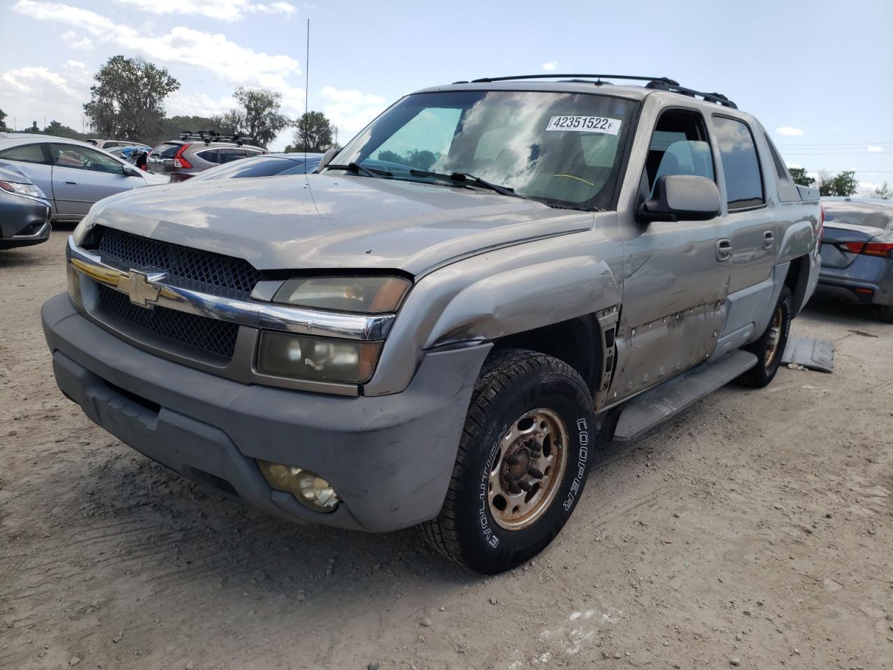 Photo 2 from auction – 2002 CHEVROLET AVALANCHE with VIN 3GNGK23G32G144337
