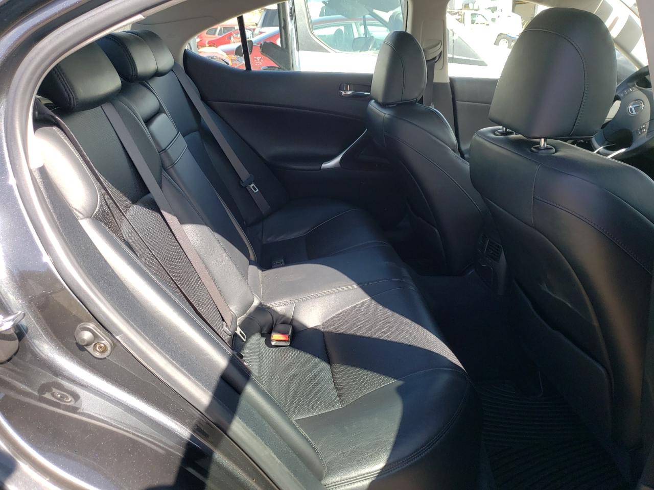 Photo 6 from auction – 2006 LEXUS IS 250 with VIN JTHCK262362005040