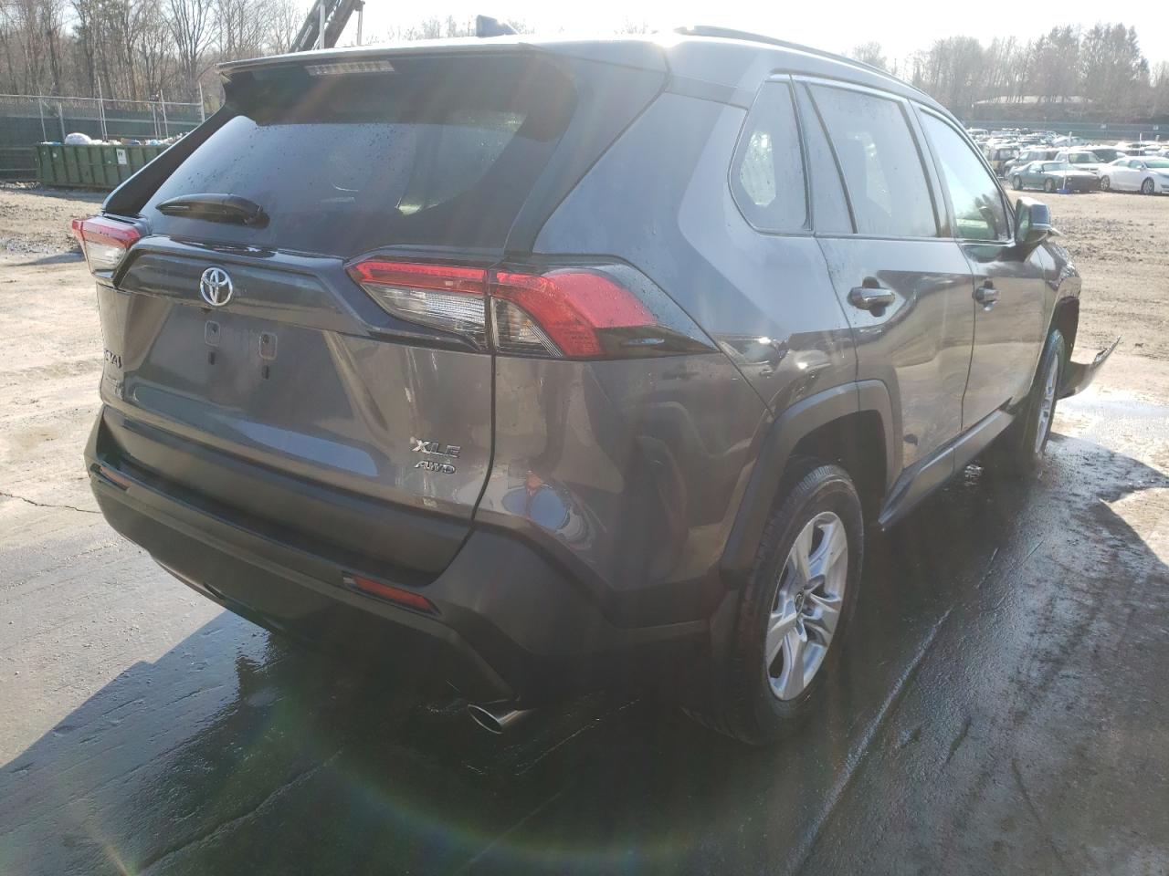 Photo 4 from auction – 2021 TOYOTA RAV4 XLE with VIN 2T3P1RFV9MC207119