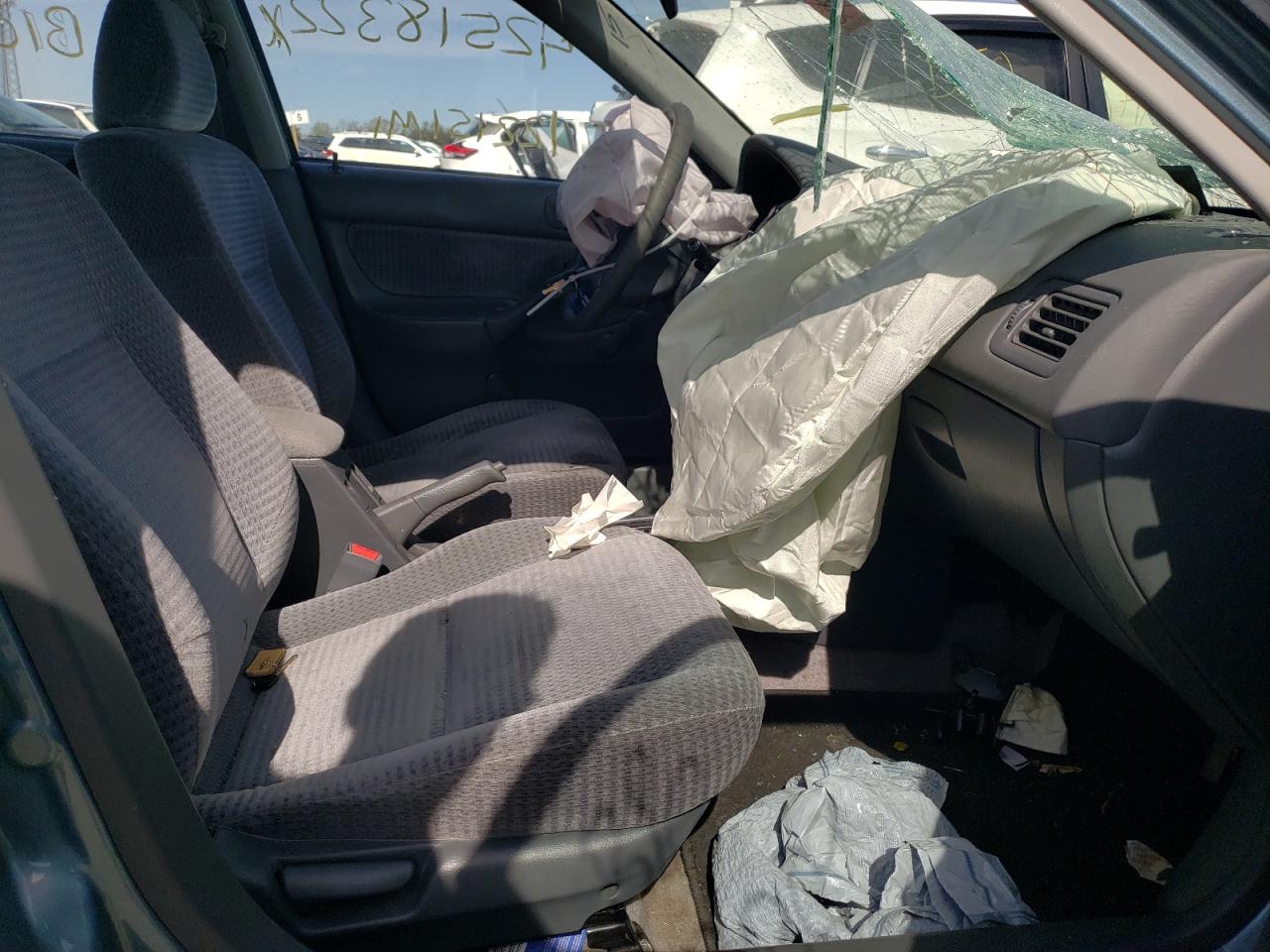 Photo 5 from auction – 2000 HONDA CIVIC BASE with VIN 2HGEJ6612YH602154
