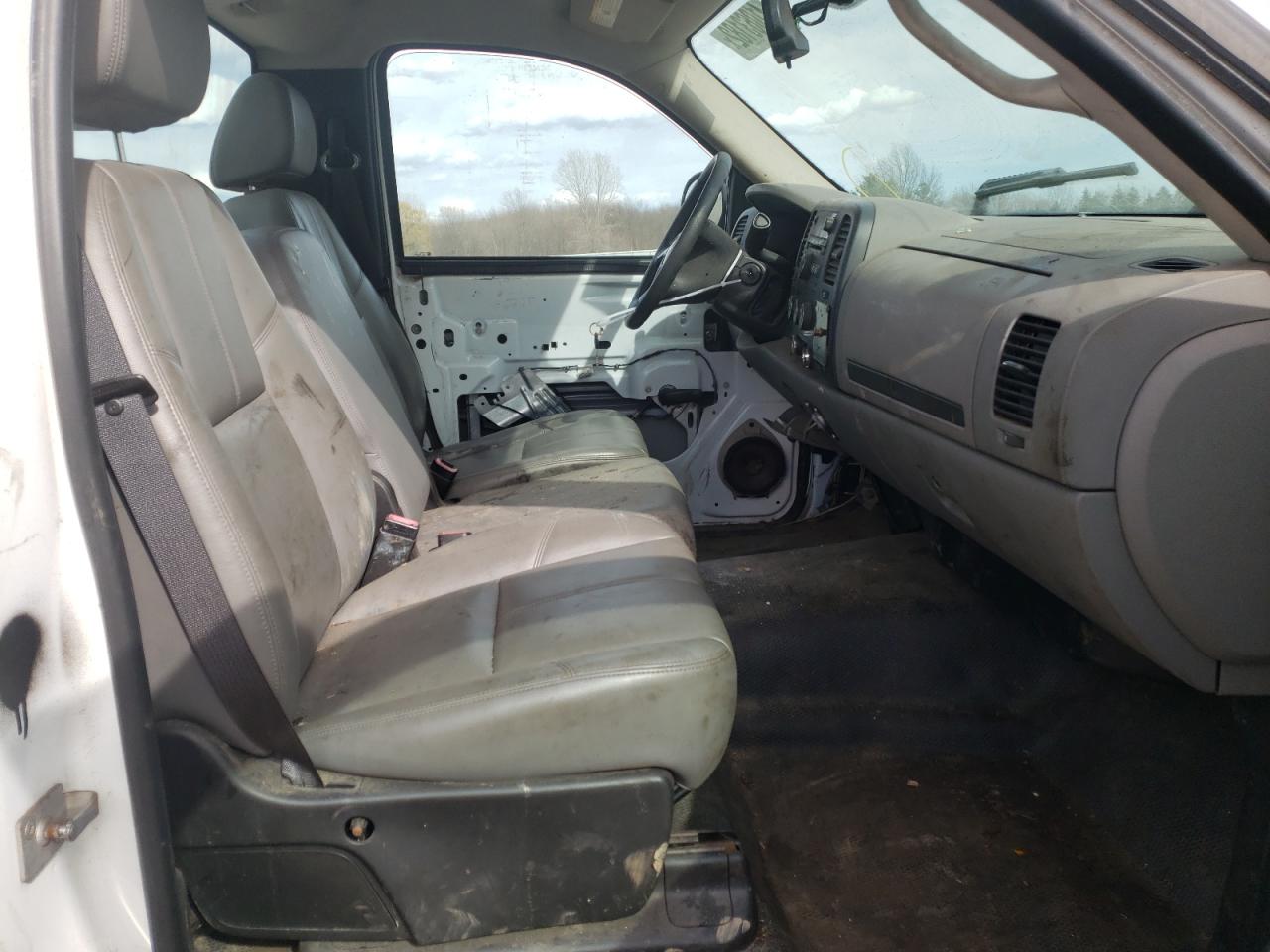 Photo 5 from auction – 2008 CHEVROLET G1500 with VIN 1GCEC14X18Z189730