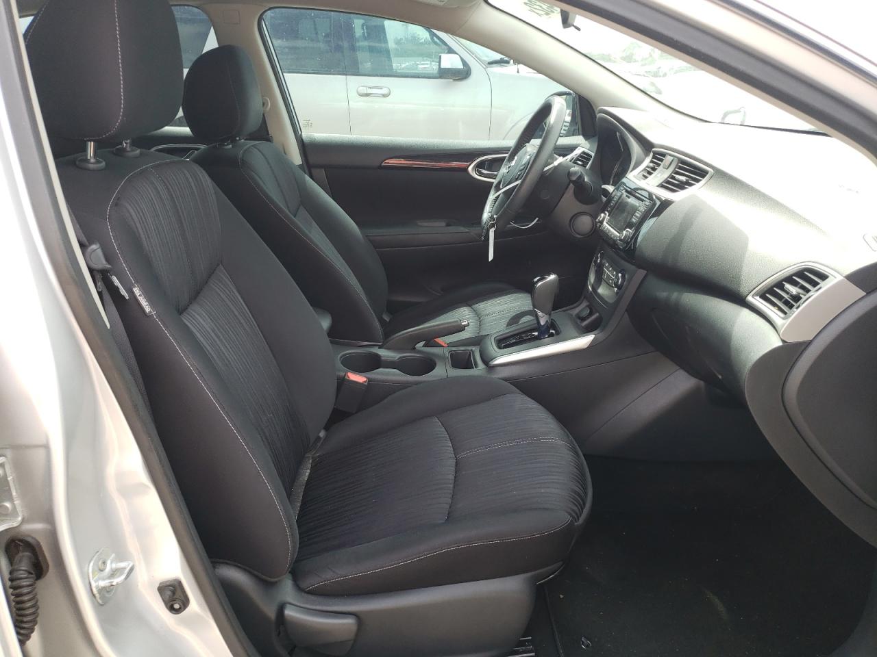 Photo 5 from auction – 2017 NISSAN SENTRA S with VIN 3N1AB7AP5HL645795