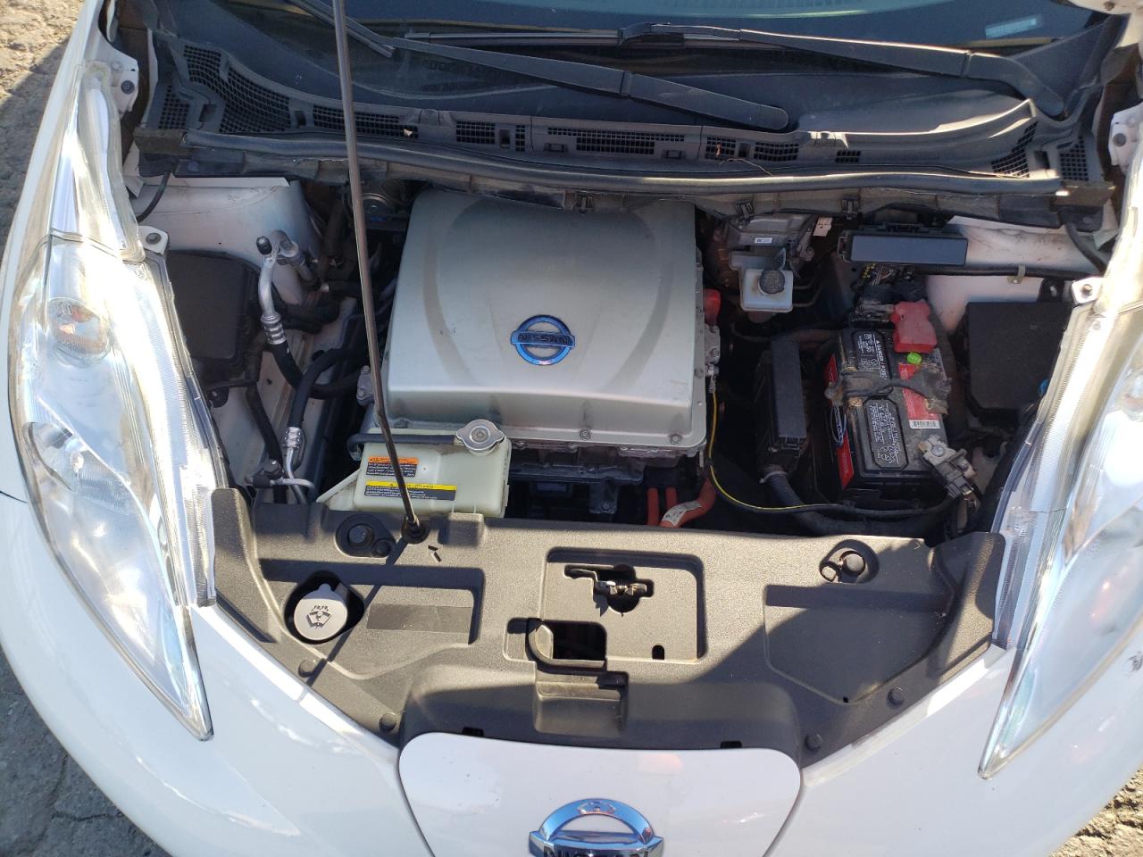 Photo 7 from auction – 2015 NISSAN LEAF S with VIN 1N4AZ0CP6FC325526
