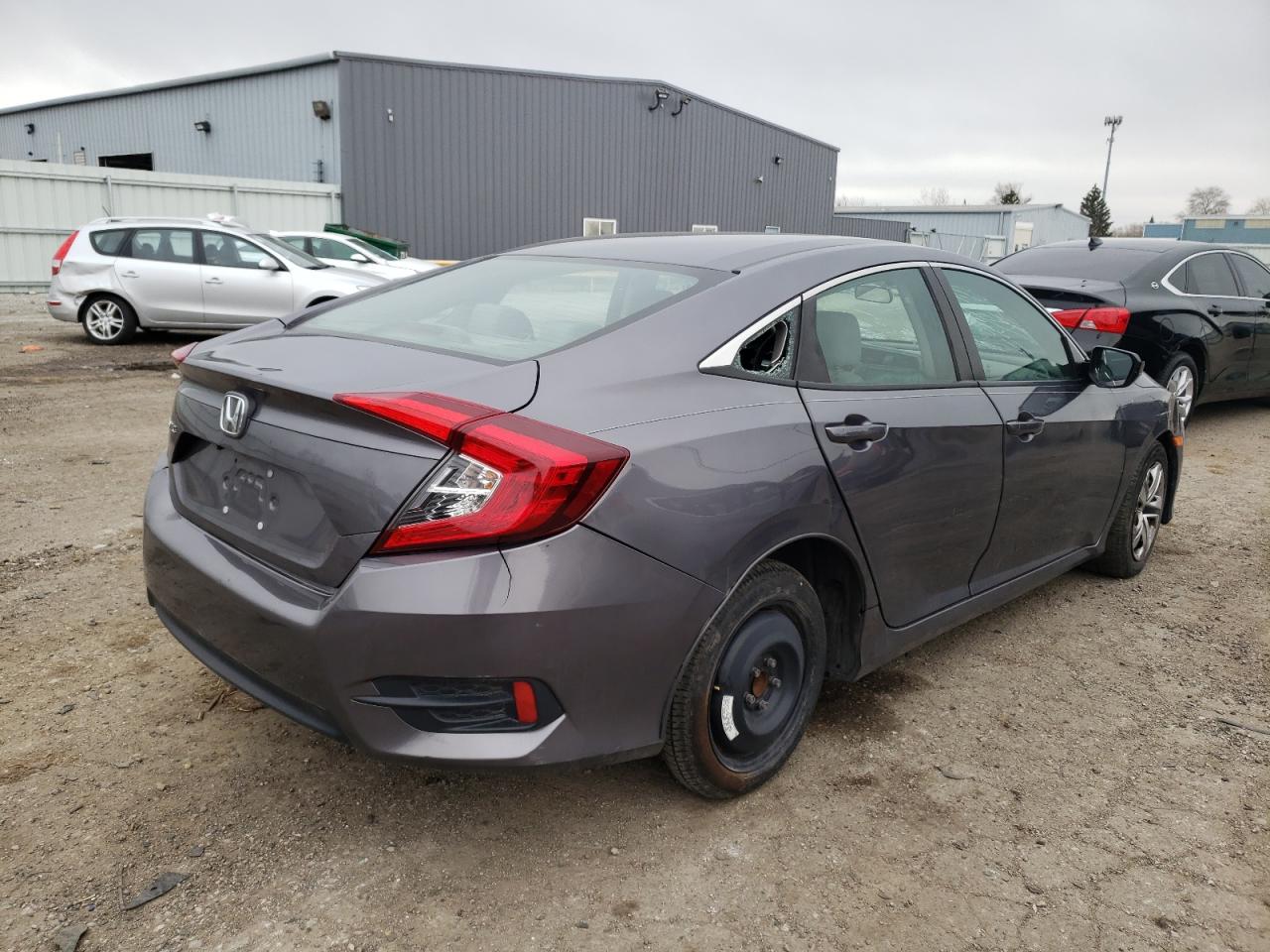 Photo 4 from auction – 2017 HONDA CIVIC LX with VIN 19XFC2F5XHE036135