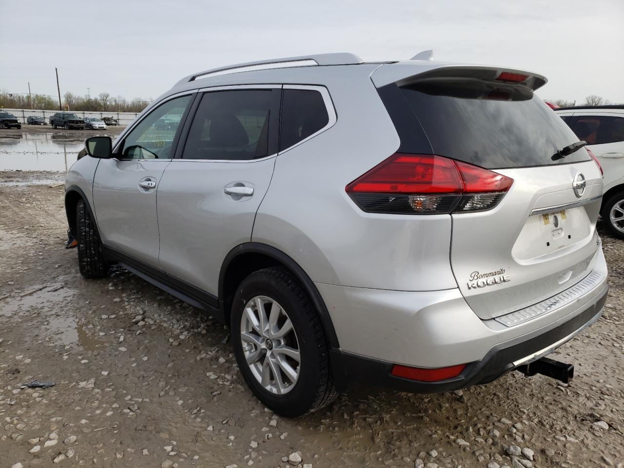 Photo 3 from auction – 2017 NISSAN ROGUE S with VIN KNMAT2MV6HP572156