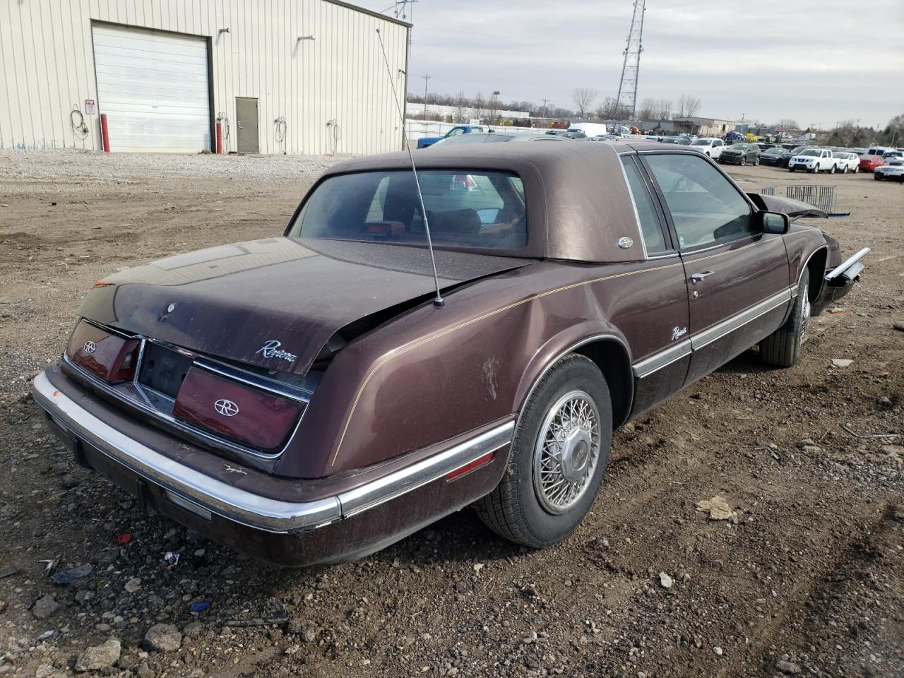 Photo 4 from auction – 1990 BUICK RIVIERA with VIN 1G4EZ13C2LU413344