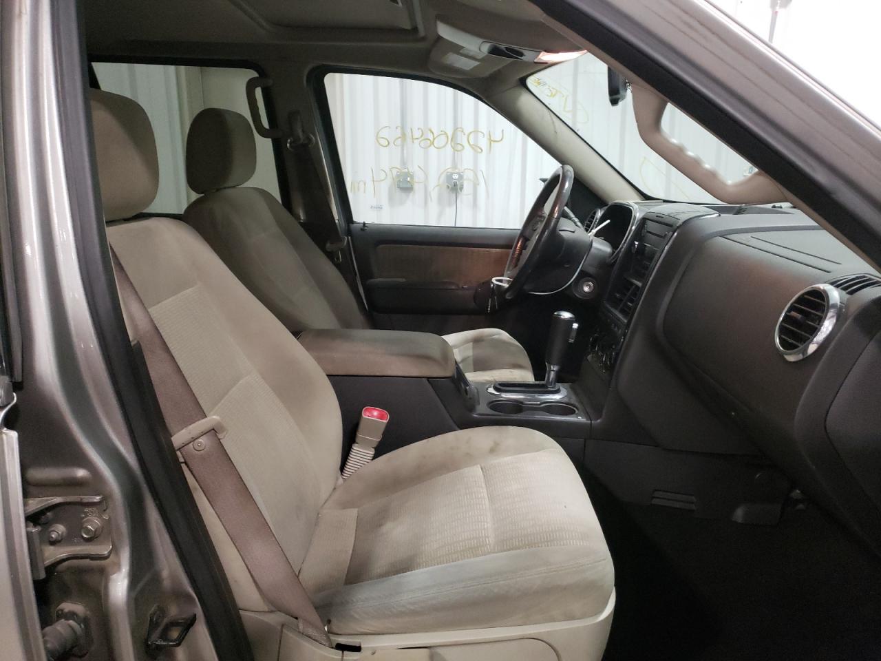 Photo 5 from auction – 2008 FORD EXPLORER X with VIN 1FMEU73E58UB18555