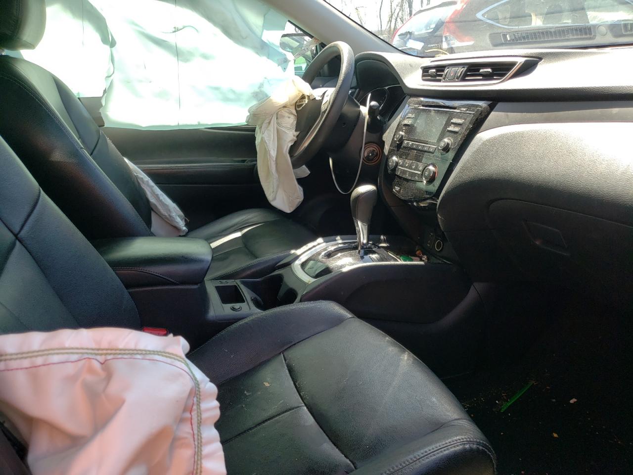 Photo 5 from auction – 2014 NISSAN ROGUE S with VIN 5N1AT2MV4EC821939