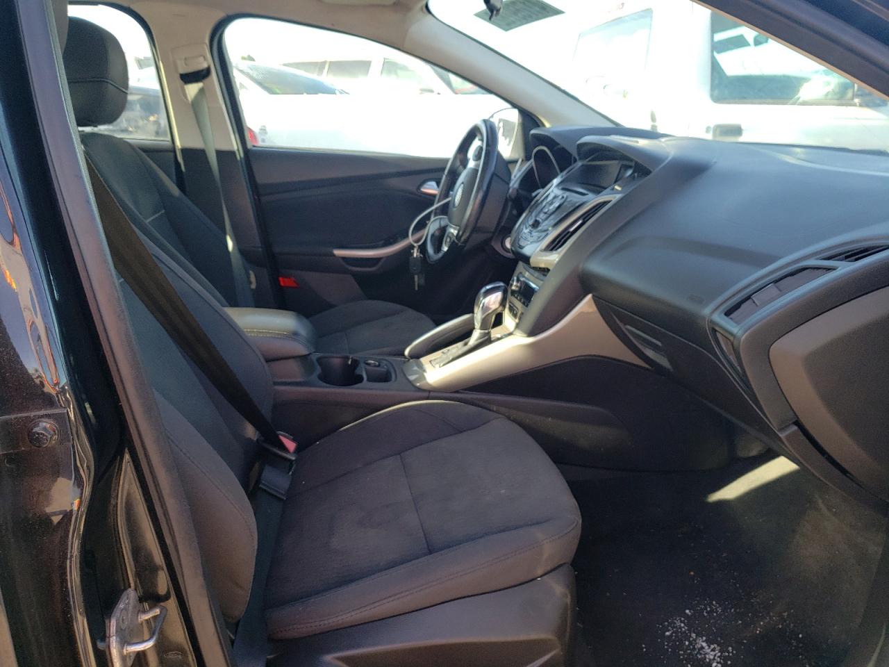 Photo 5 from auction – 2012 FORD FOCUS with VIN 1FAHP3H28CL445682