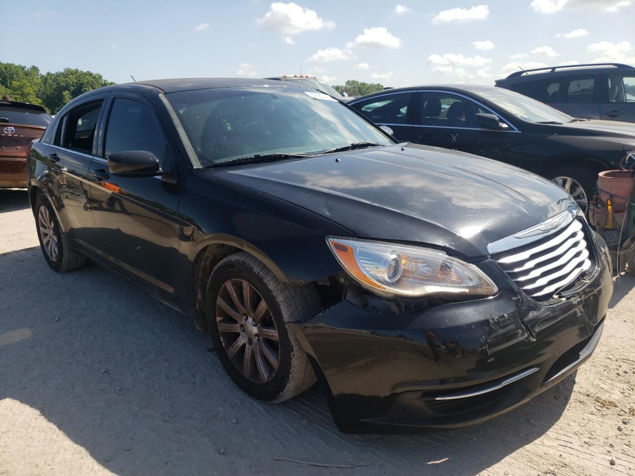 Photo 1 from auction – 2014 CHRYSLER 200 TOURIN with VIN 1C3CCBBG1EN114226