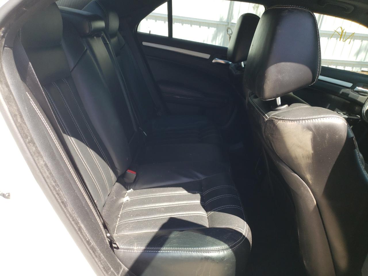 Photo 6 from auction – 2016 CHRYSLER 300 S with VIN 2C3CCABG0GH141679