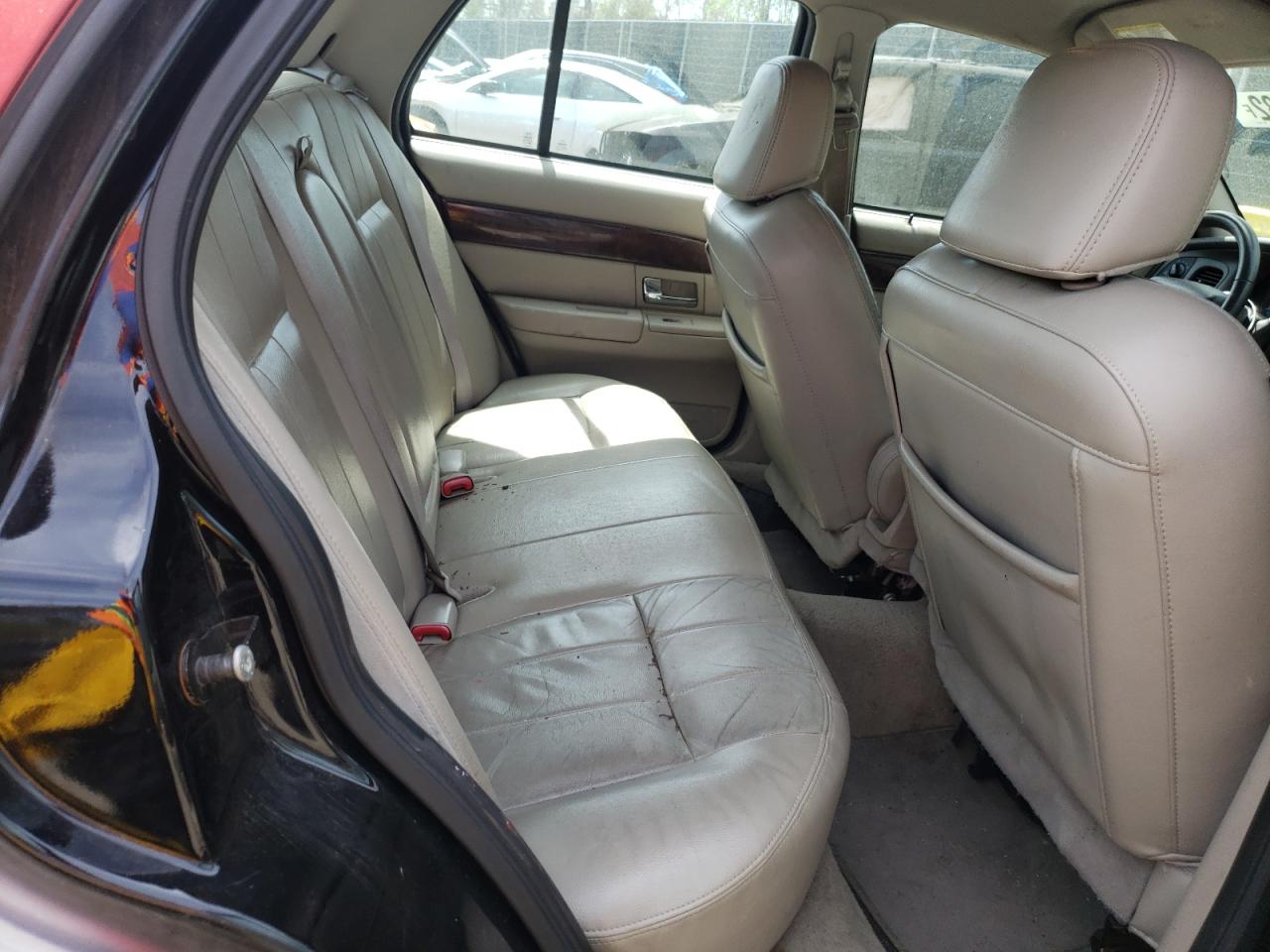 Photo 6 from auction – 2010 MERCURY GRAND MARQ with VIN 2MEBM7FV1AX600813