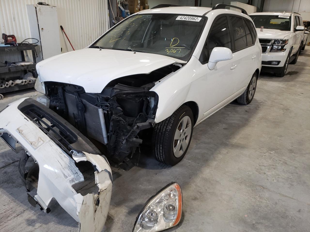 Photo 2 from auction – 2009 KIA RONDO BASE with VIN KNAFG528397273067