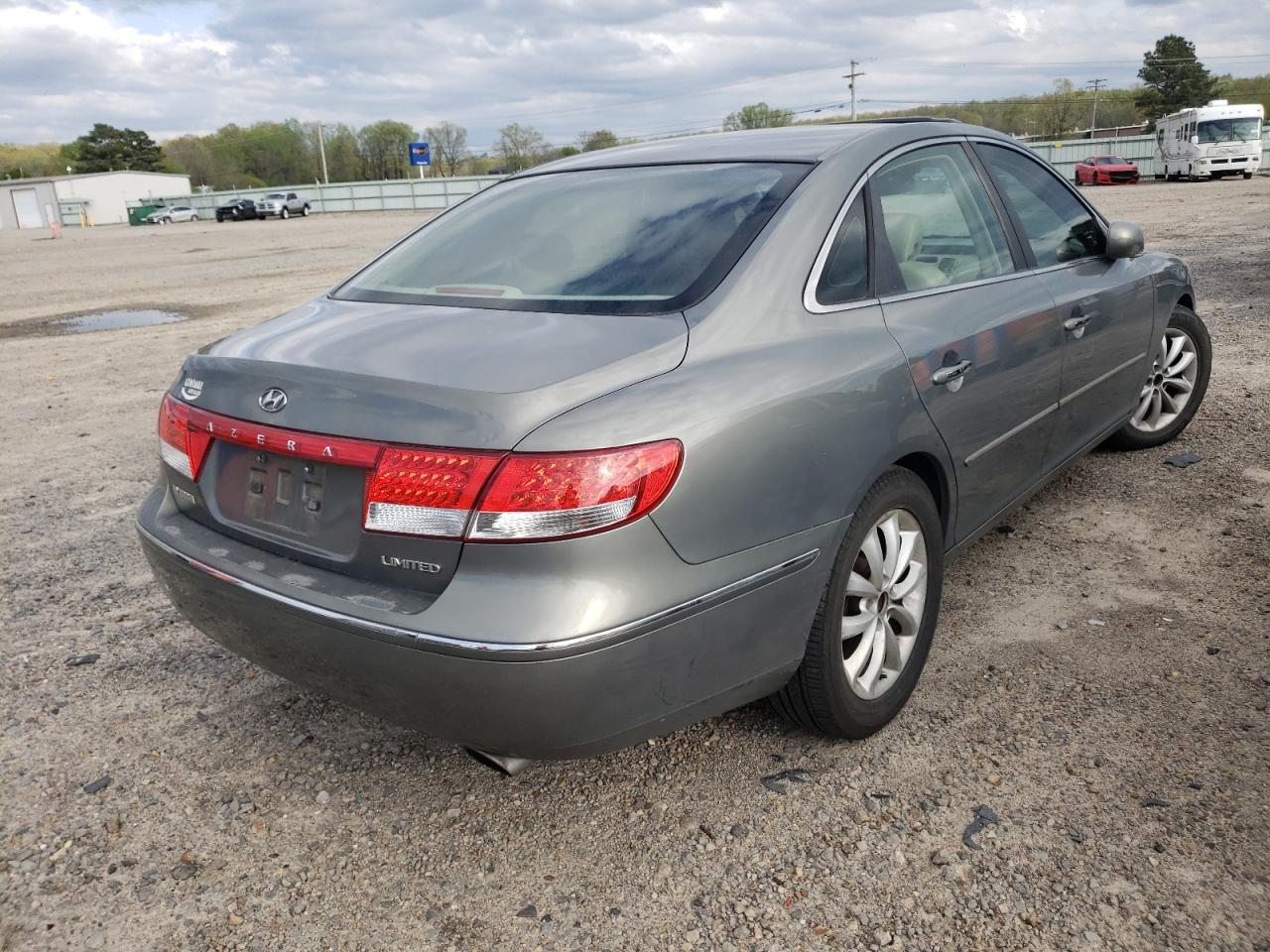 Photo 4 from auction – 2006 HYUNDAI AZERA SE with VIN KMHFC46F36A112861
