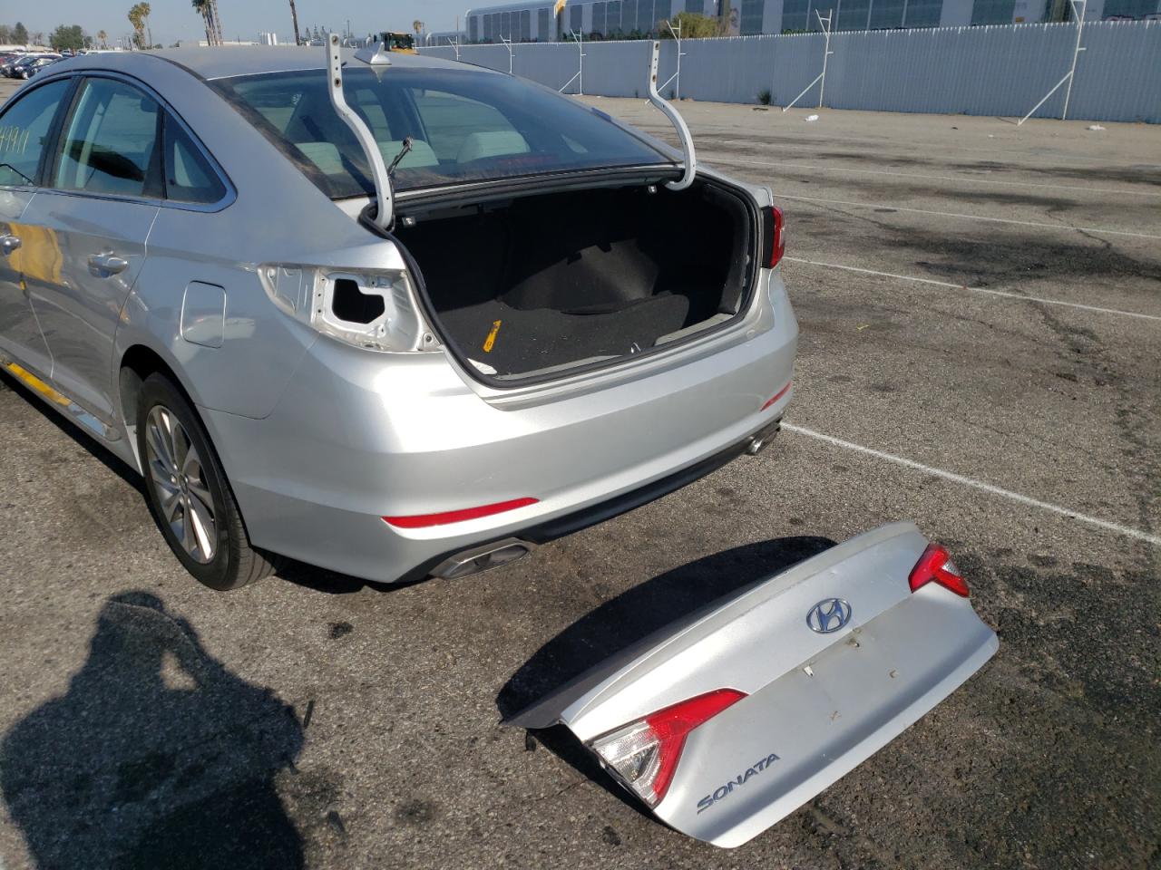 Photo 9 from auction – 2016 HYUNDAI SONATA SPO with VIN 5NPE34AF4GH272913