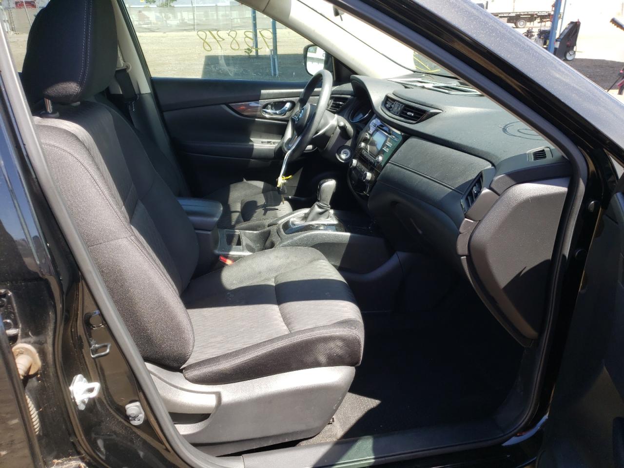 Photo 5 from auction – 2017 NISSAN ROGUE S with VIN JN8AT2MT1HW391832