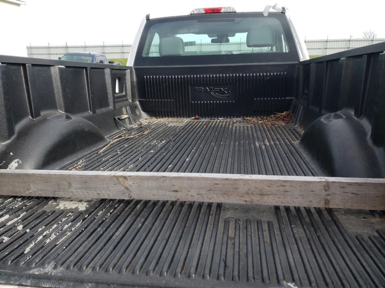 Photo 6 from auction – 2016 FORD F150 with VIN 1FTMF1C82GKD08731
