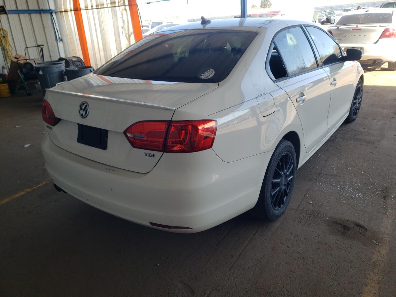 Photo 4 from auction – 2011 VOLKSWAGEN JETTA TDI with VIN 3VWLL7AJ3BM061697