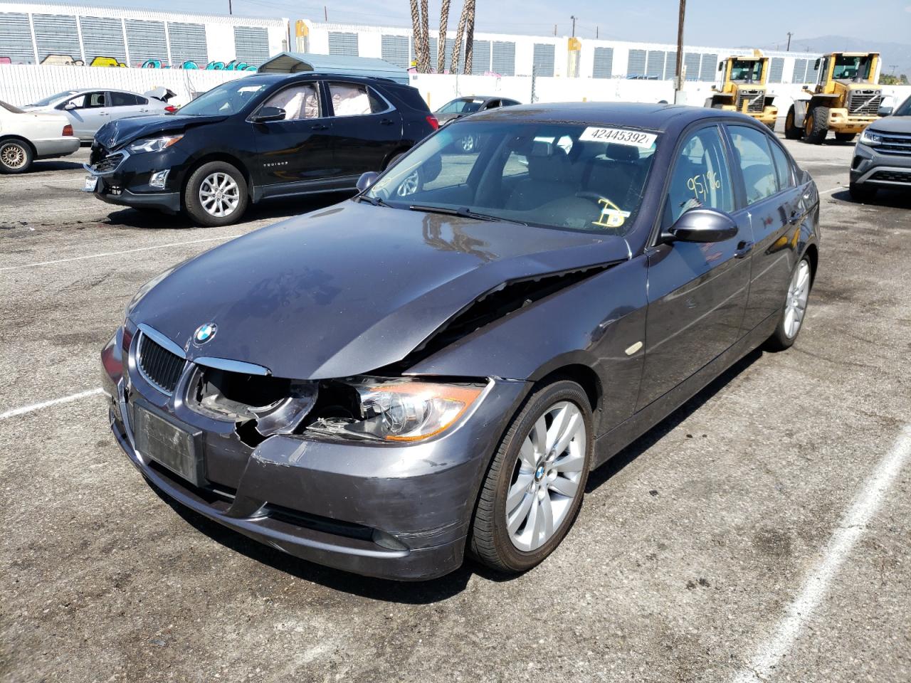 Photo 2 from auction – 2006 BMW 325 I with VIN WBAVB13516PT10152