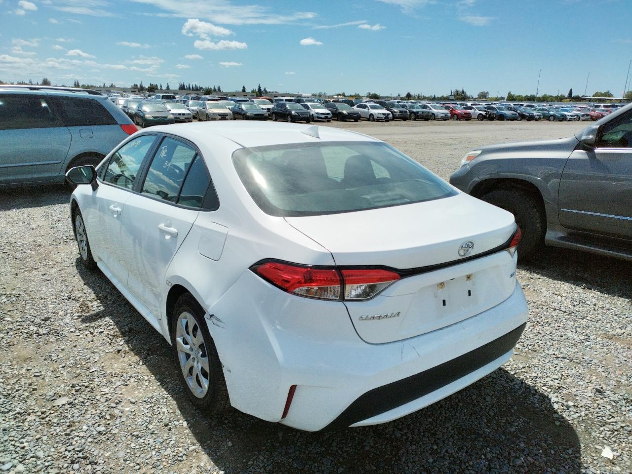 Photo 3 from auction – 2020 TOYOTA COROLLA LE with VIN 5YFEPRAE5LP064061