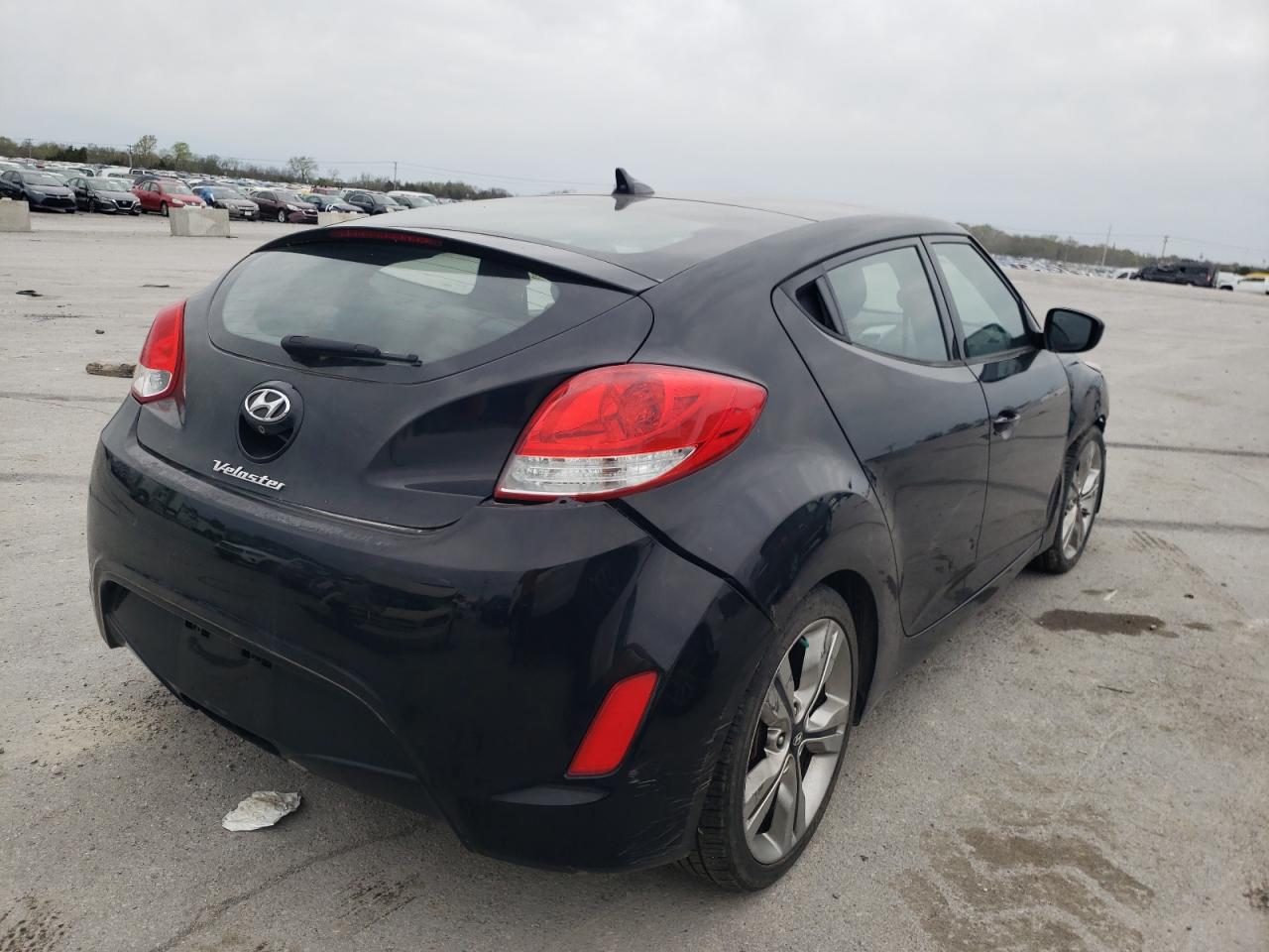 Photo 4 from auction – 2016 HYUNDAI VELOSTER with VIN KMHTC6AD0GU253827