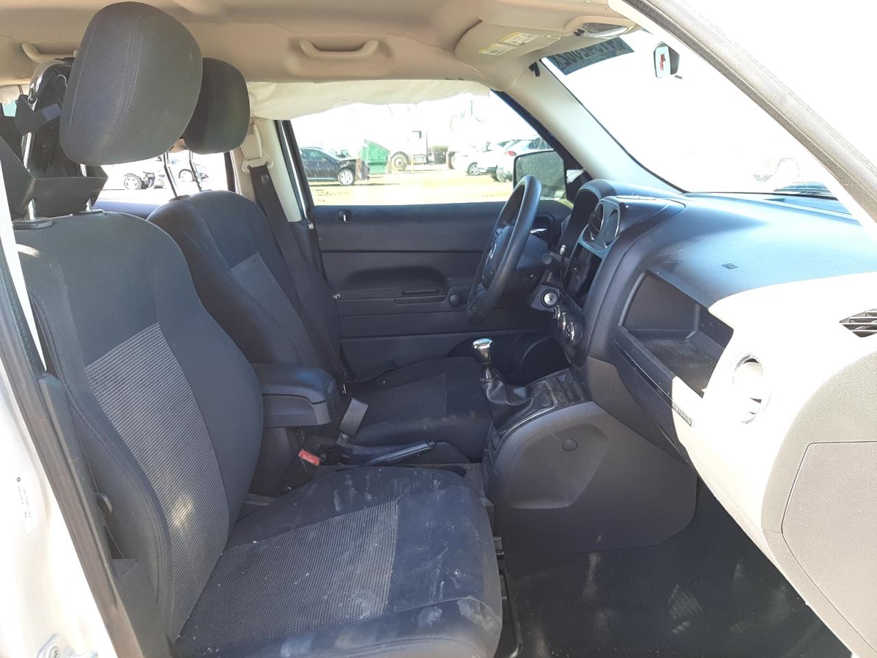 Photo 5 from auction – 2011 JEEP PATRIOT SP with VIN 1J4NT1GA8BD110494
