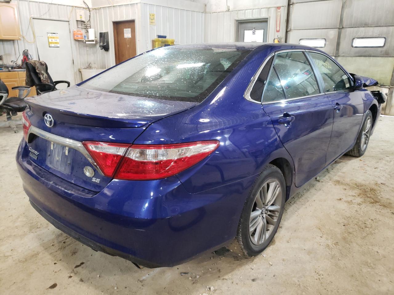 Photo 4 from auction – 2016 TOYOTA CAMRY LE with VIN 4T1BF1FK9GU589439