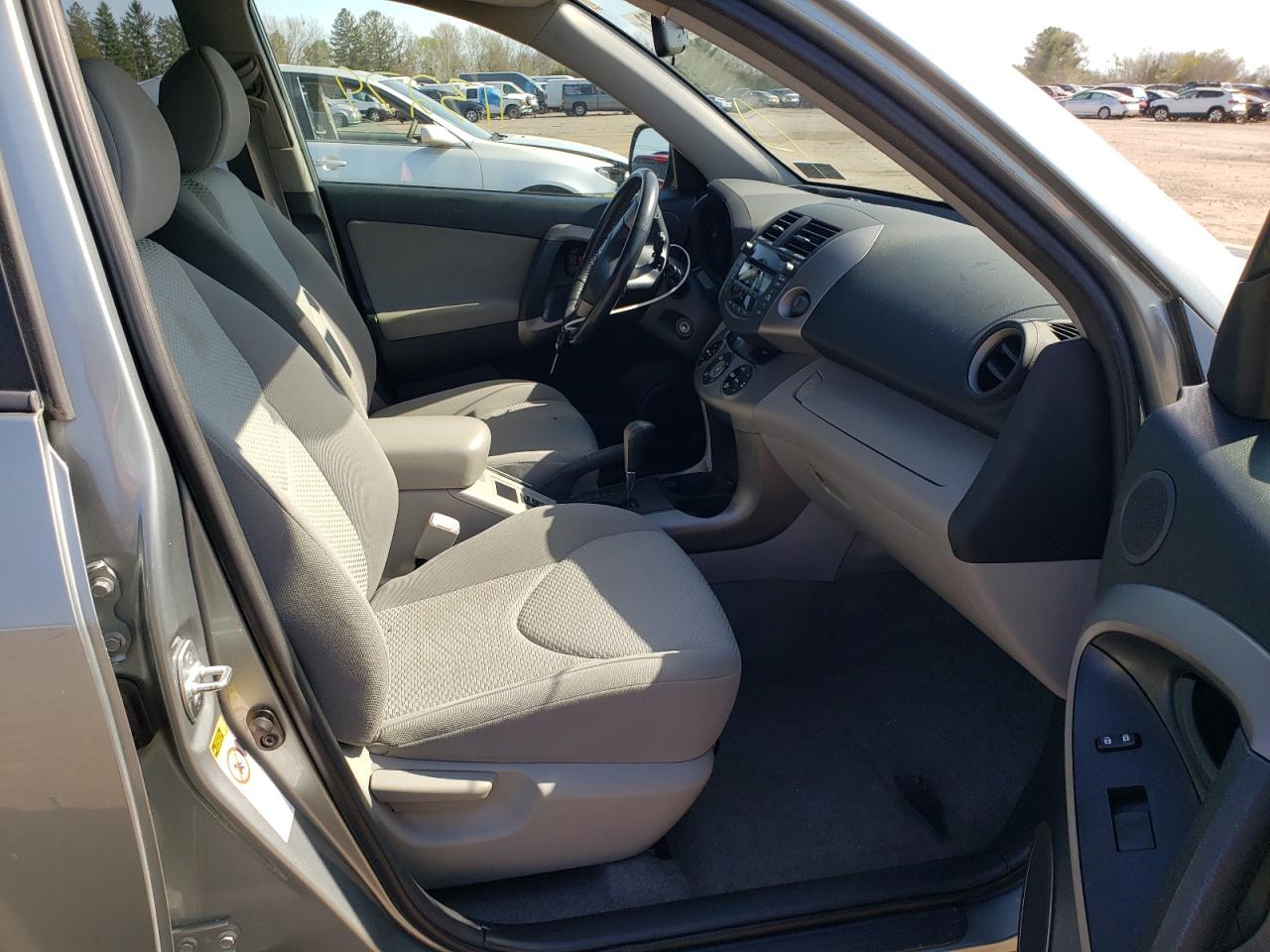 Photo 5 from auction – 2008 TOYOTA RAV4 LIMIT with VIN JTMBD31VX86081767
