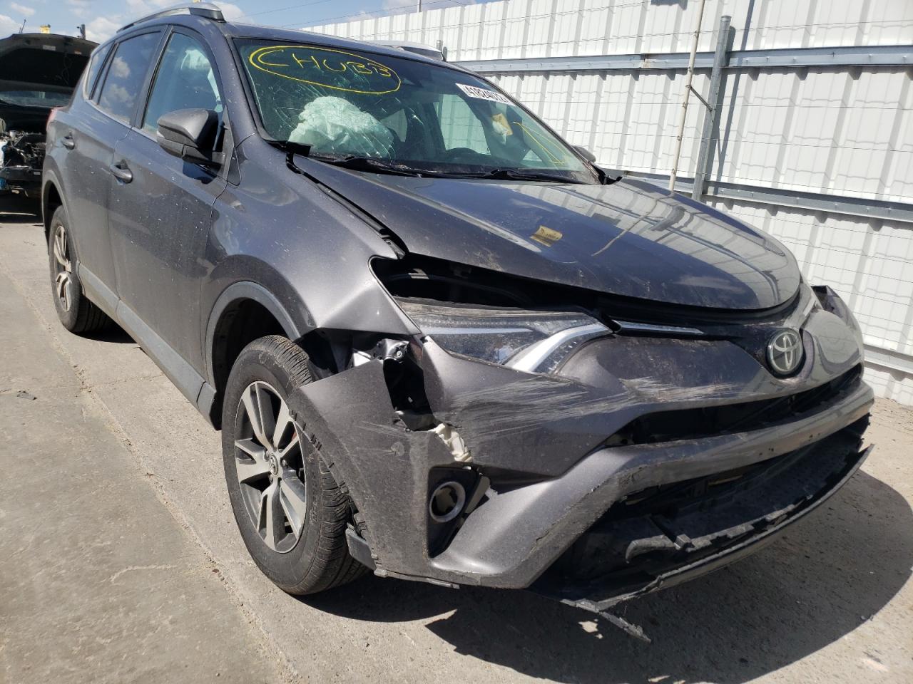 TOYOTA RAV4 XLE 2019 with VIN JTMP1RFV4KD517896 - Photo from auction