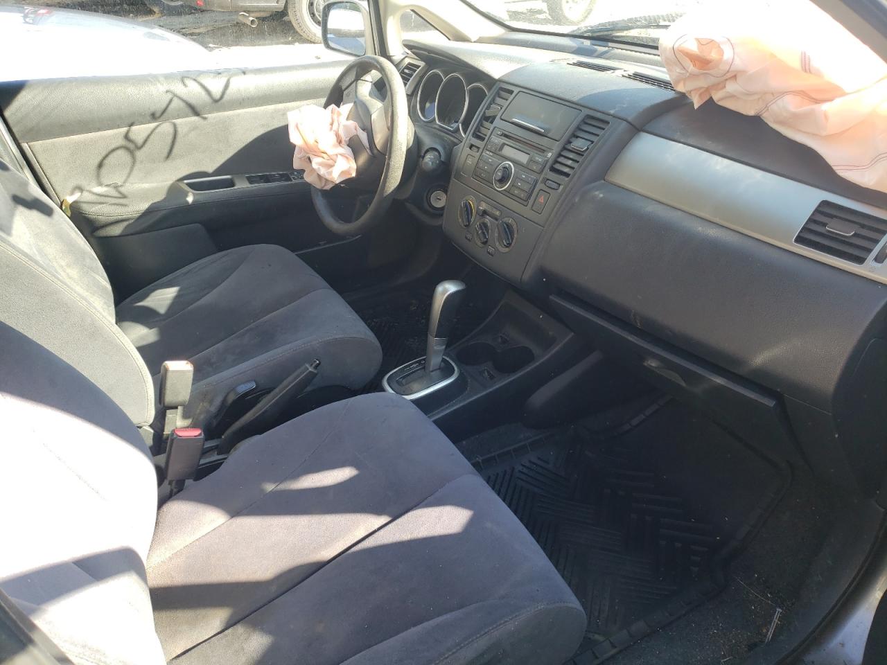 Photo 5 from auction – 2009 NISSAN VERSA S with VIN 3N1BC13E19L430491