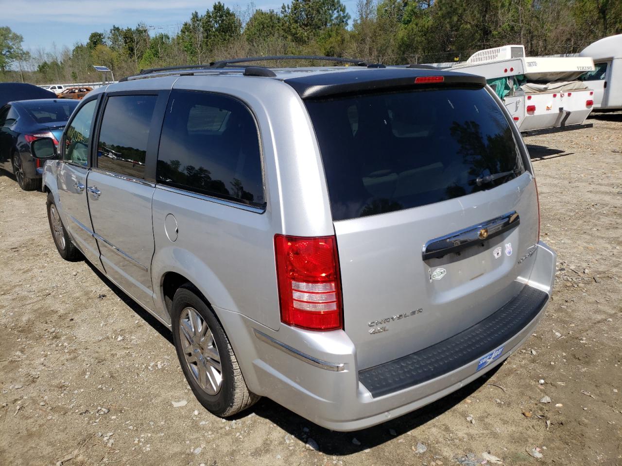 Photo 3 from auction – 2010 CHRYSLER TOWN & COU with VIN 2A4RR7DX3AR321867