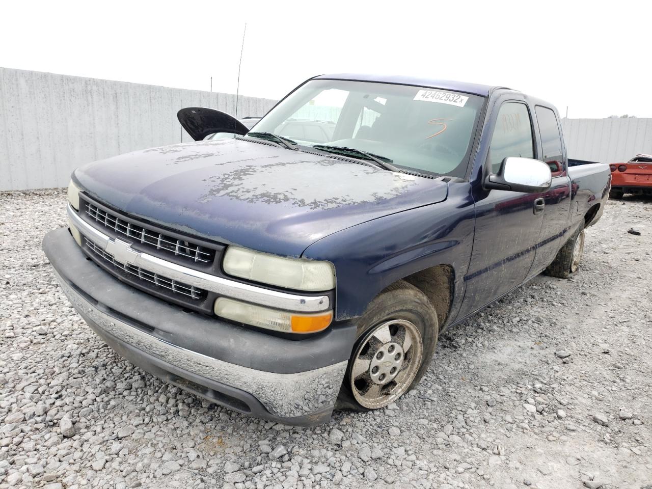 Photo 2 from auction – 2002 CHEVROLET SILVERADO with VIN 2GCEC19V721296370