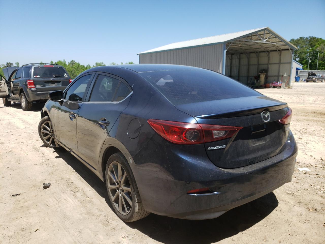 Photo 3 from auction – 2018 MAZDA 3 TOURING with VIN 3MZBN1V36JM172001