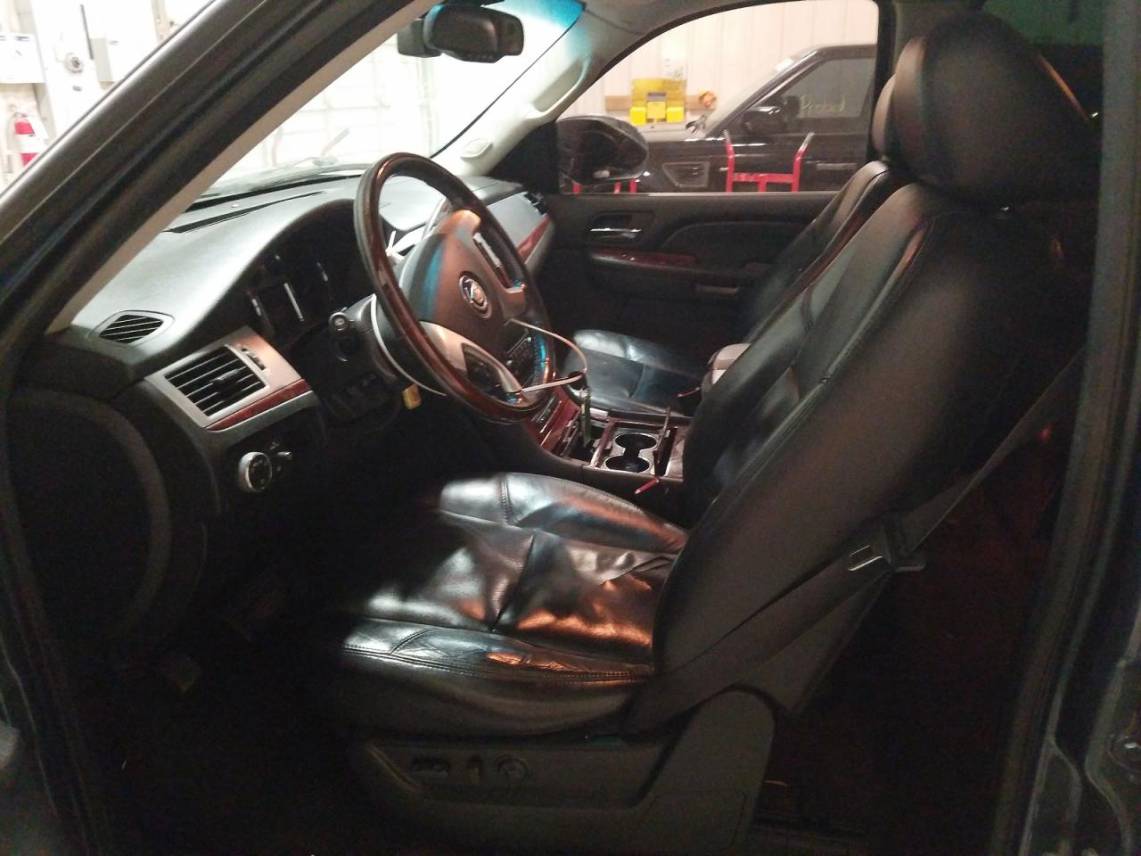 Photo 5 from auction – 2008 CADILLAC ESCALADE L with VIN 1GYEC63878R205544