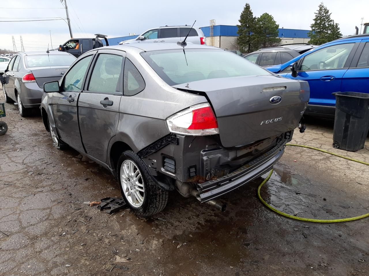 Photo 3 from auction – 2010 FORD FOCUS SE with VIN 1FAHP3FNXAW246884