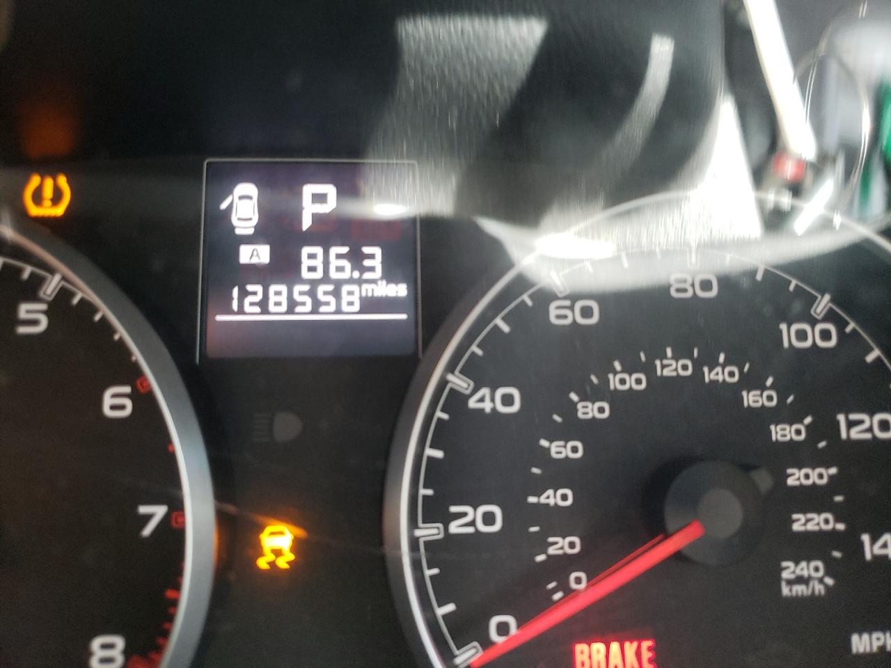 Photo 8 from auction – 2014 SUBARU LEGACY 2.5 with VIN 4S3BMCC63E3014382
