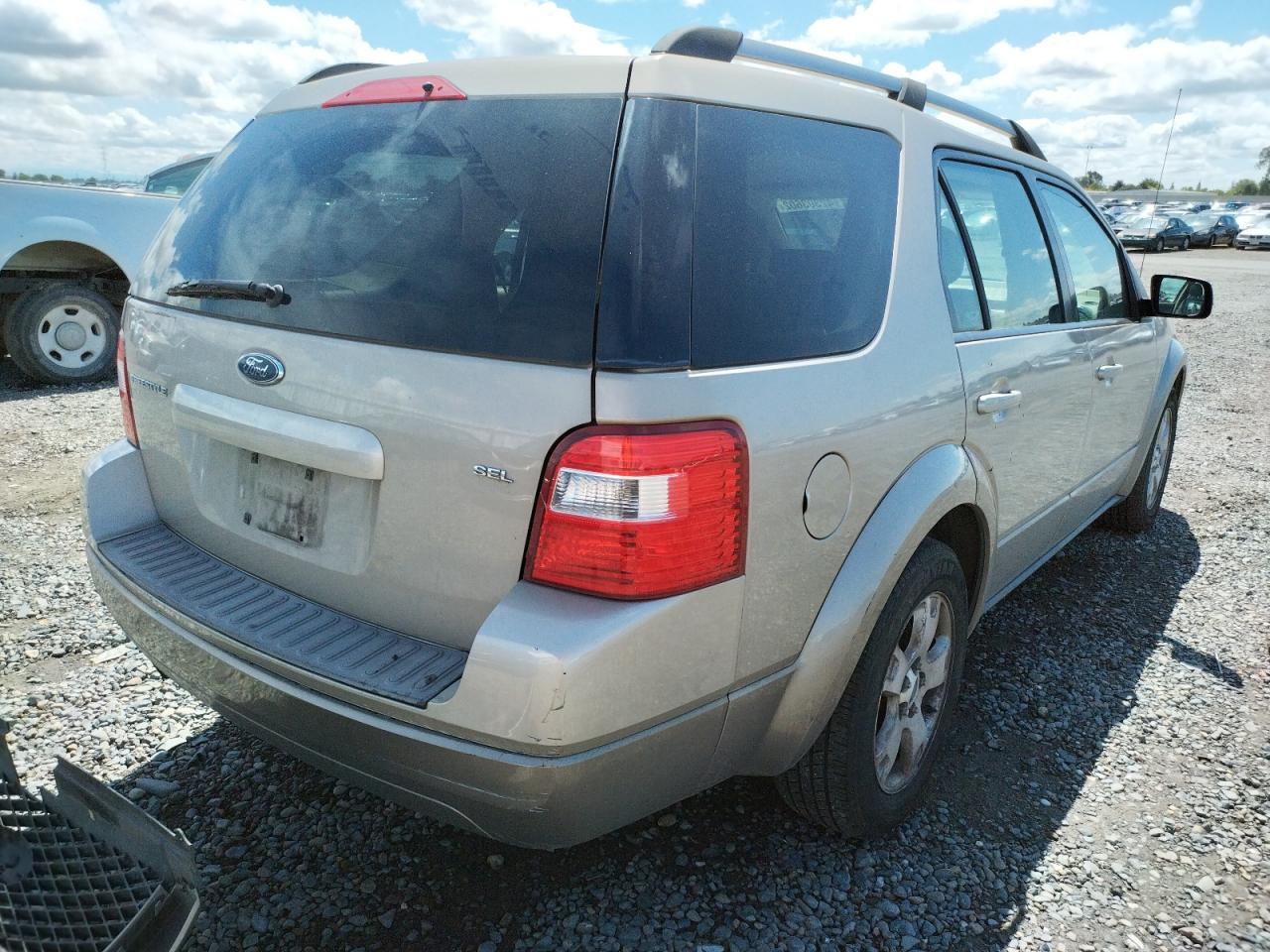 Photo 4 from auction – 2005 FORD FREESTYLE with VIN 1FMZK021X5GA69960
