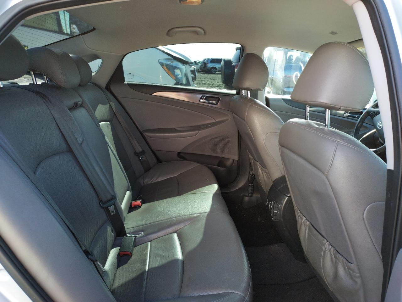 Фото 6 с аукциона – 2012 HYUNDAI SONATA HYB с VIN KMHEC4A47CA033139