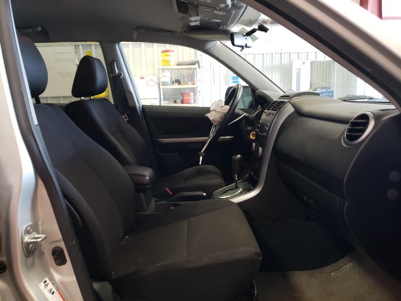 Photo 5 from auction – 2010 SUZUKI GRAND VITA with VIN JS3TE0D22A4101529