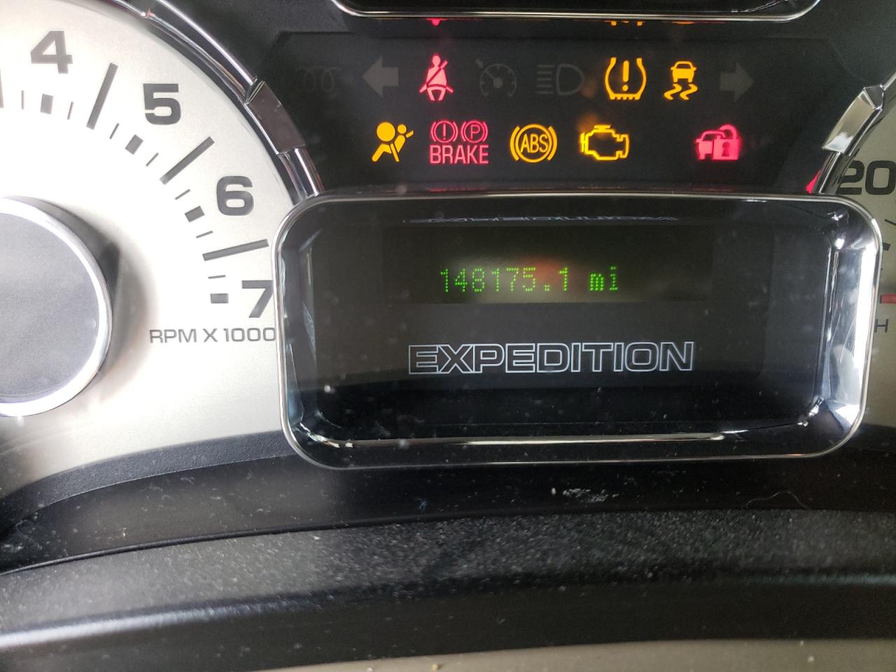 Photo 8 from auction – 2010 FORD EXPEDITION with VIN 1FMJK1H57AEB46853