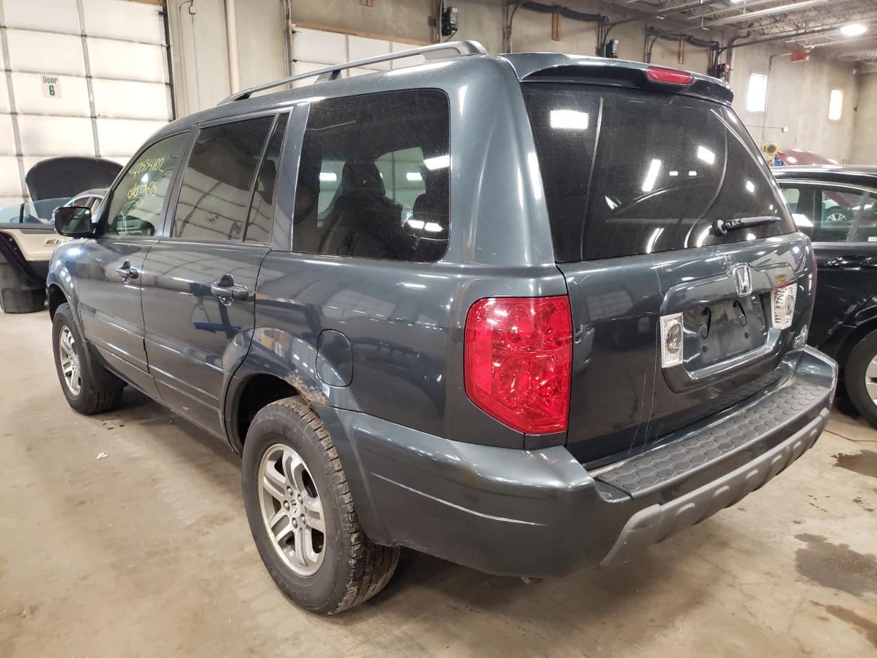 Photo 3 from auction – 2004 HONDA PILOT with VIN 2HKYF186X4H514608