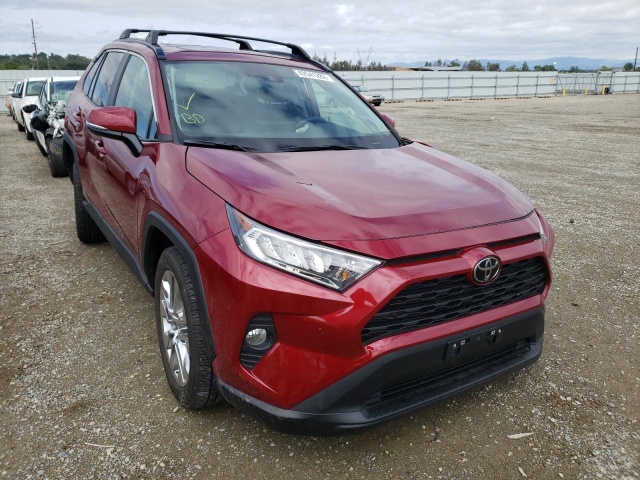 Photo 1 from auction – 2021 TOYOTA RAV4 XLE P with VIN 2T3C1RFV2MW159542