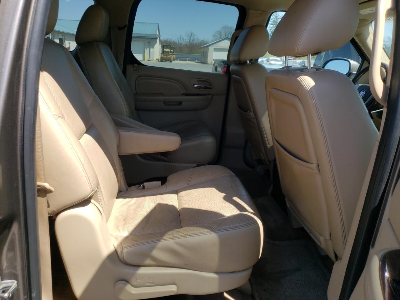 Photo 6 from auction – 2011 CADILLAC ESCALADE E with VIN 1GYS4HEF0BR178945
