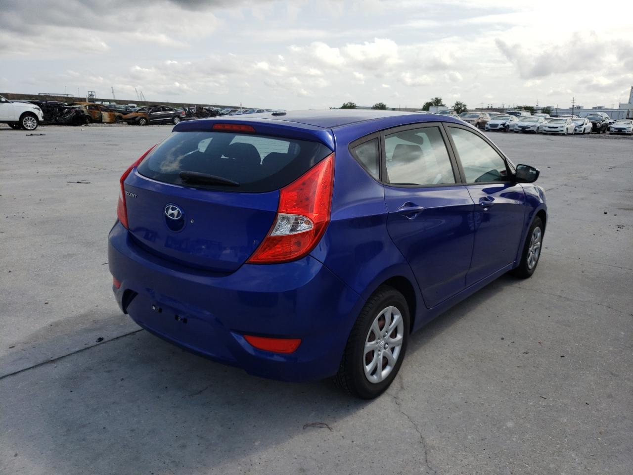 Photo 4 from auction – 2014 HYUNDAI ACCENT GLS with VIN KMHCT5AE8EU155600