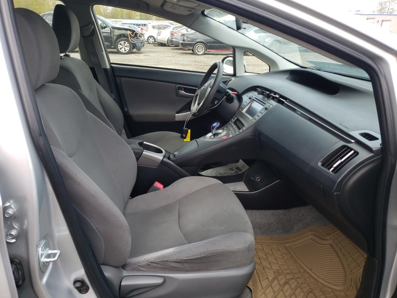 Photo 5 from auction – 2013 TOYOTA PRIUS with VIN JTDKN3DU0D0342885