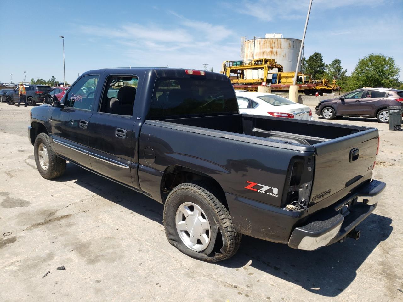 Photo 3 from auction – 2005 GMC NEW SIERRA with VIN 2GTEK13T351125064