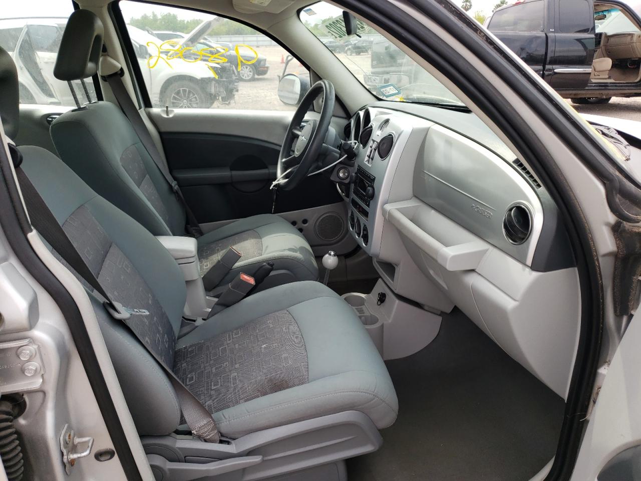 Photo 5 from auction – 2008 CHRYSLER PT CRUISER with VIN 3A8FY48B88T136559