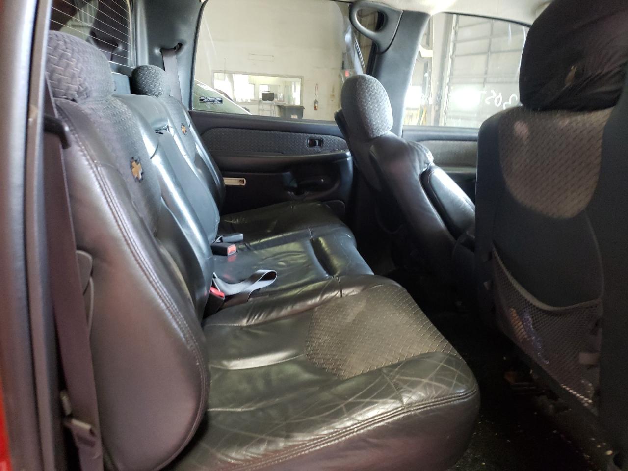 Photo 6 from auction – 2002 CHEVROLET AVALANCHE with VIN 3GNEK13TX2G145600