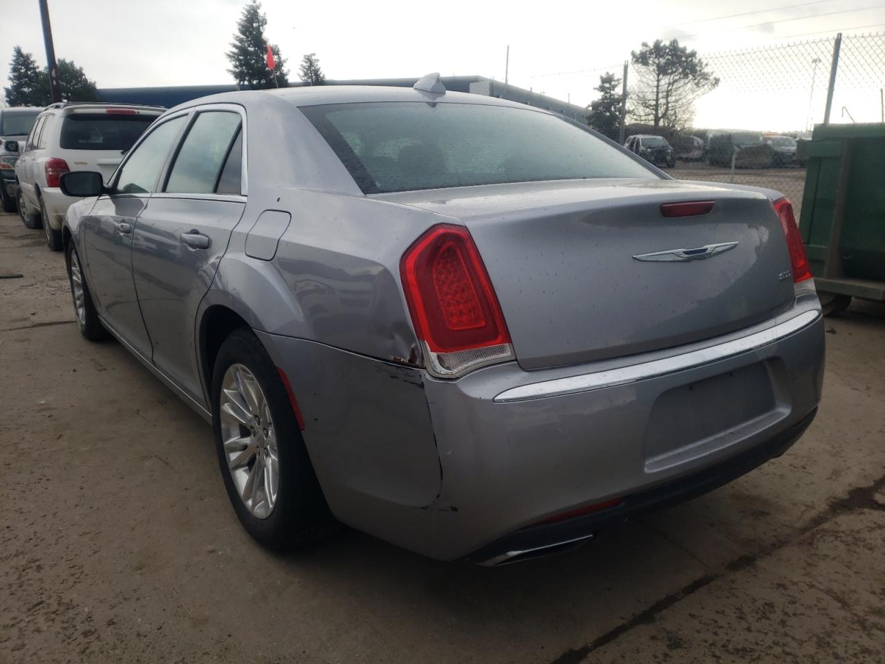 Photo 3 from auction – 2017 CHRYSLER 300 LIMITE with VIN 2C3CCAAG9HH609864